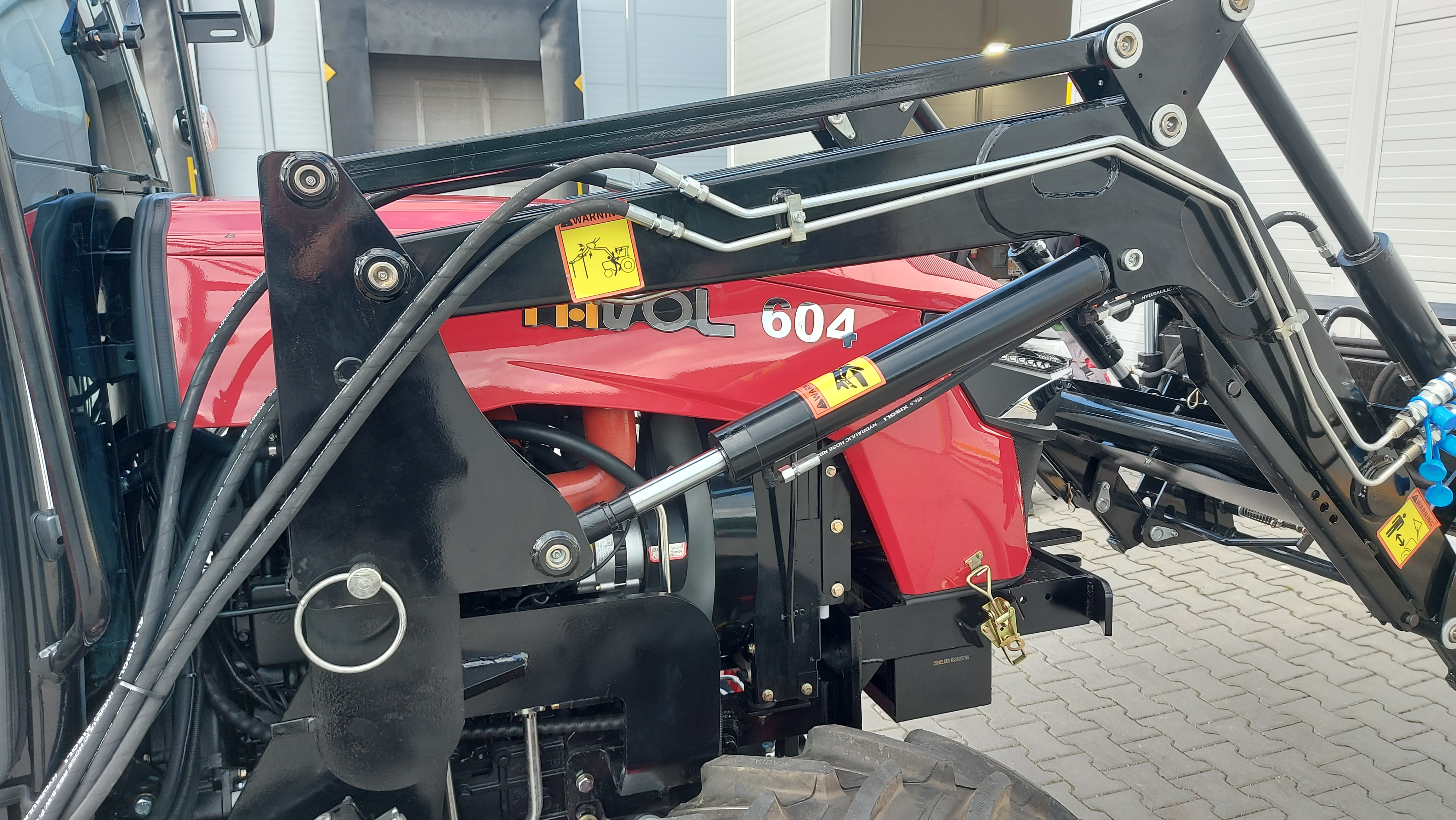 TAVOL 604 TE BIG nakladač 4v1