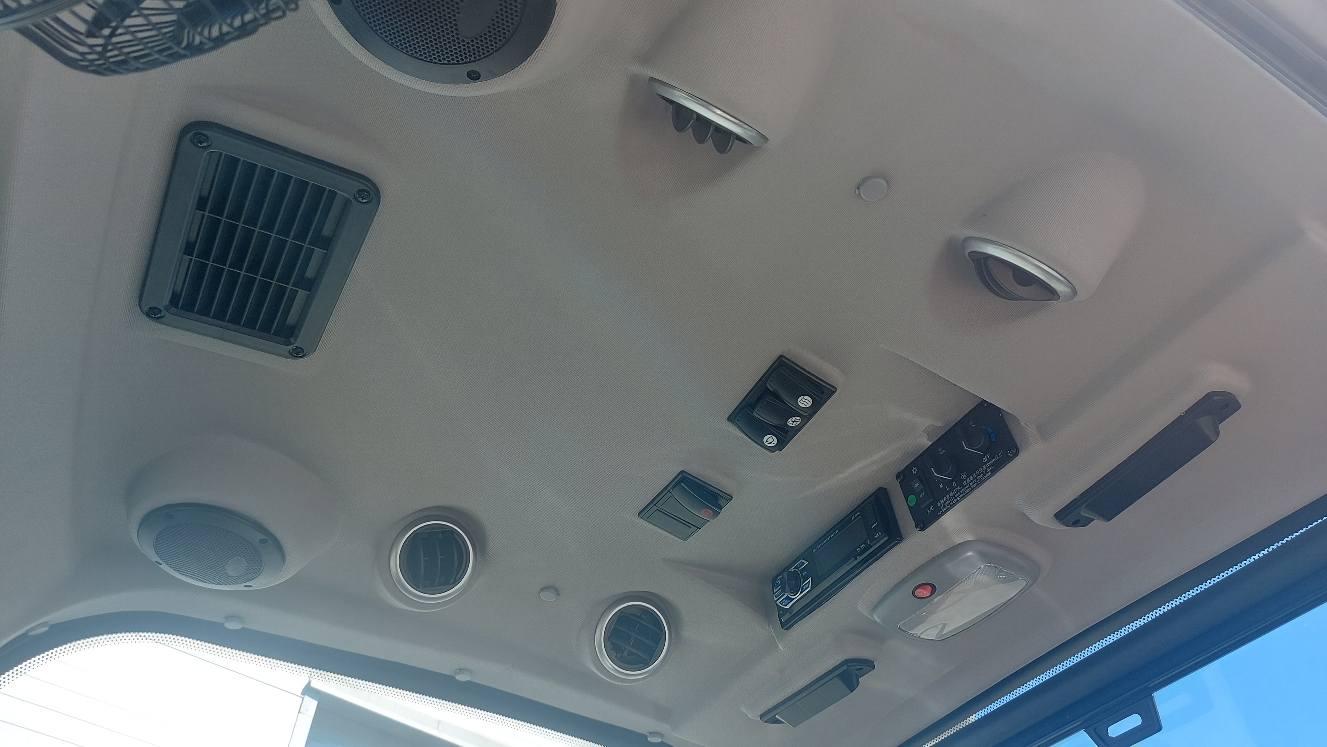 TAVOL 604 TE BIG nakladač 4v1