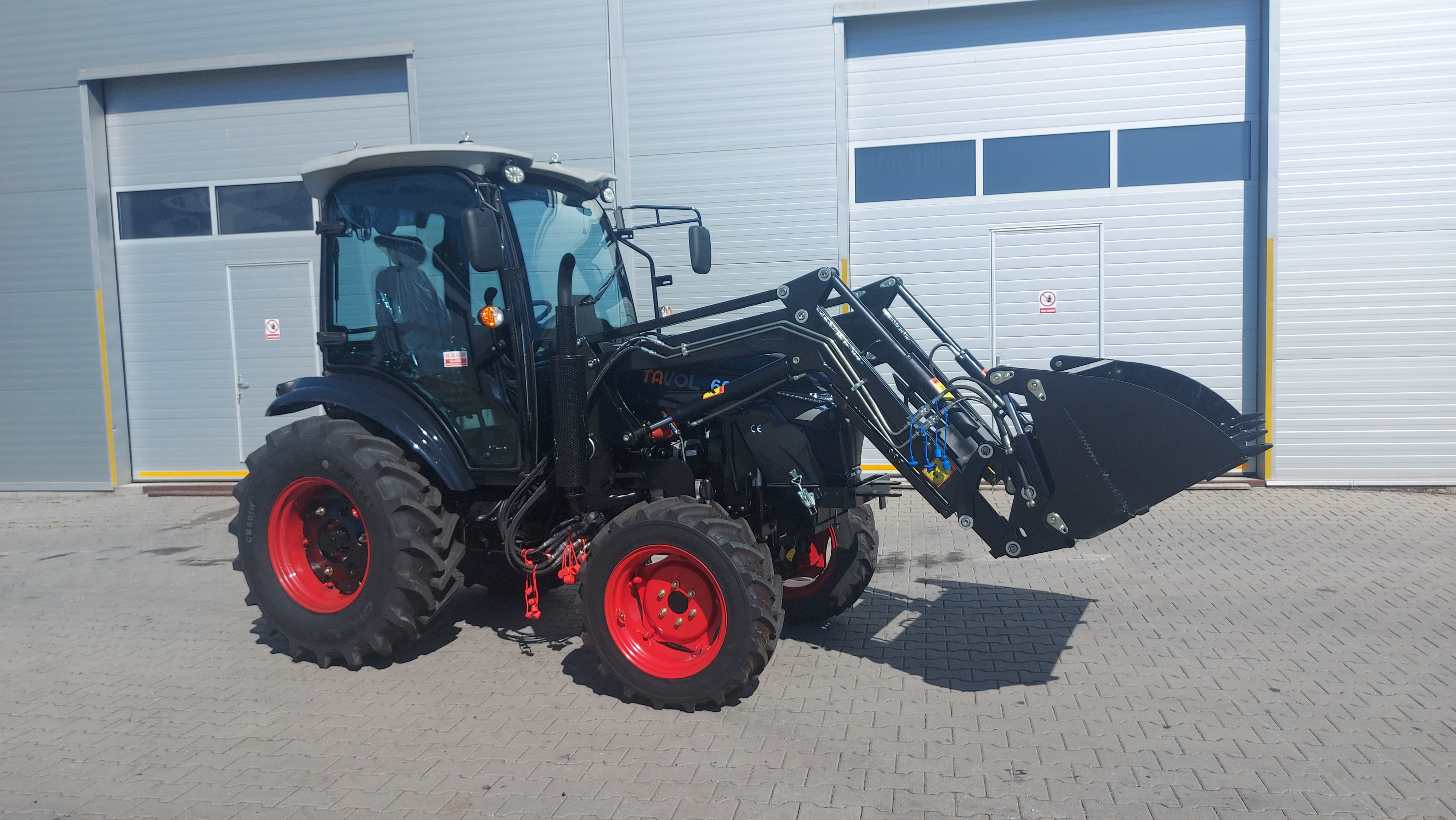 TAVOL 604 TE BIG nakladač 4v1