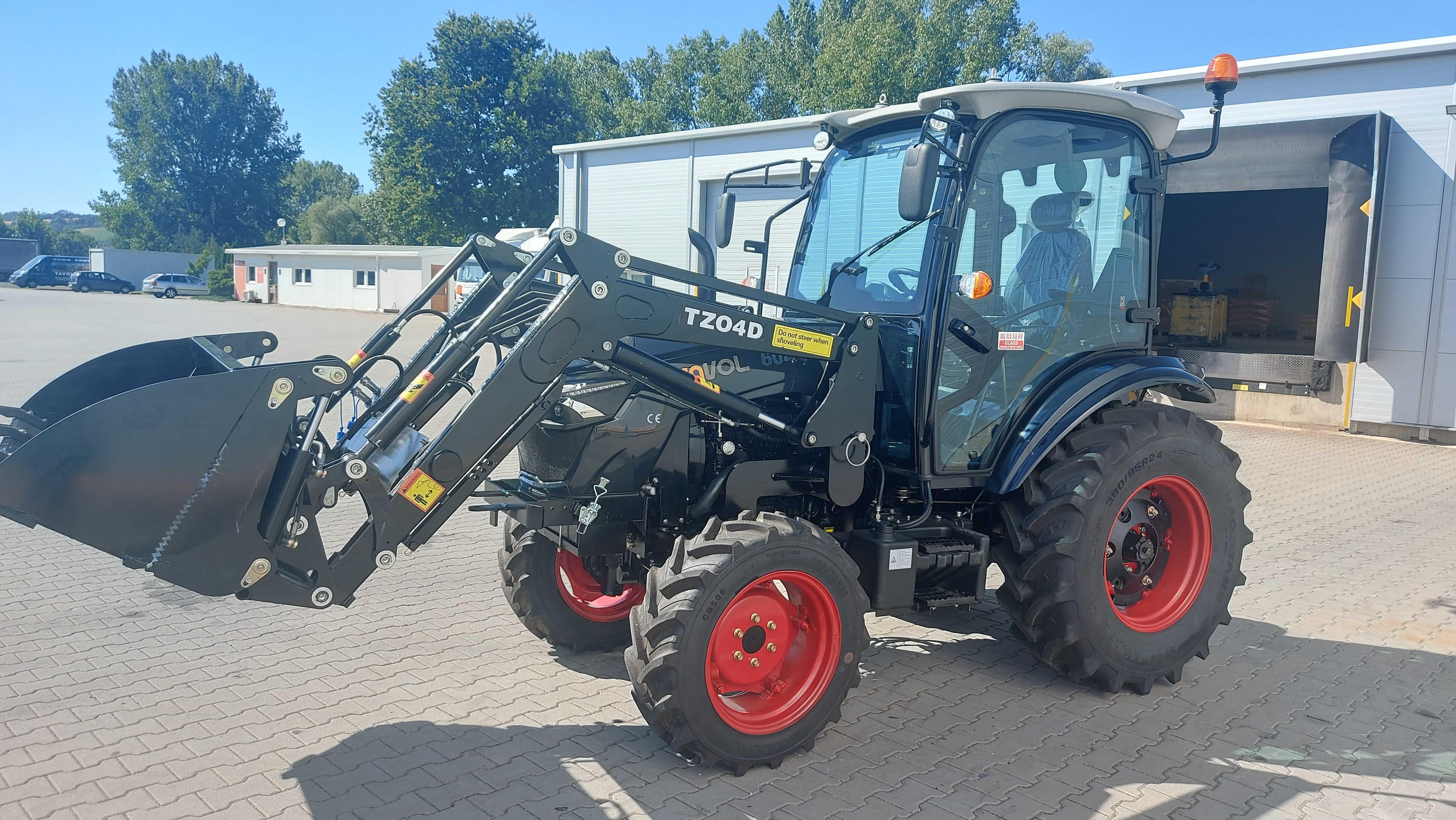 TAVOL 604 TE BIG nakladač 4v1