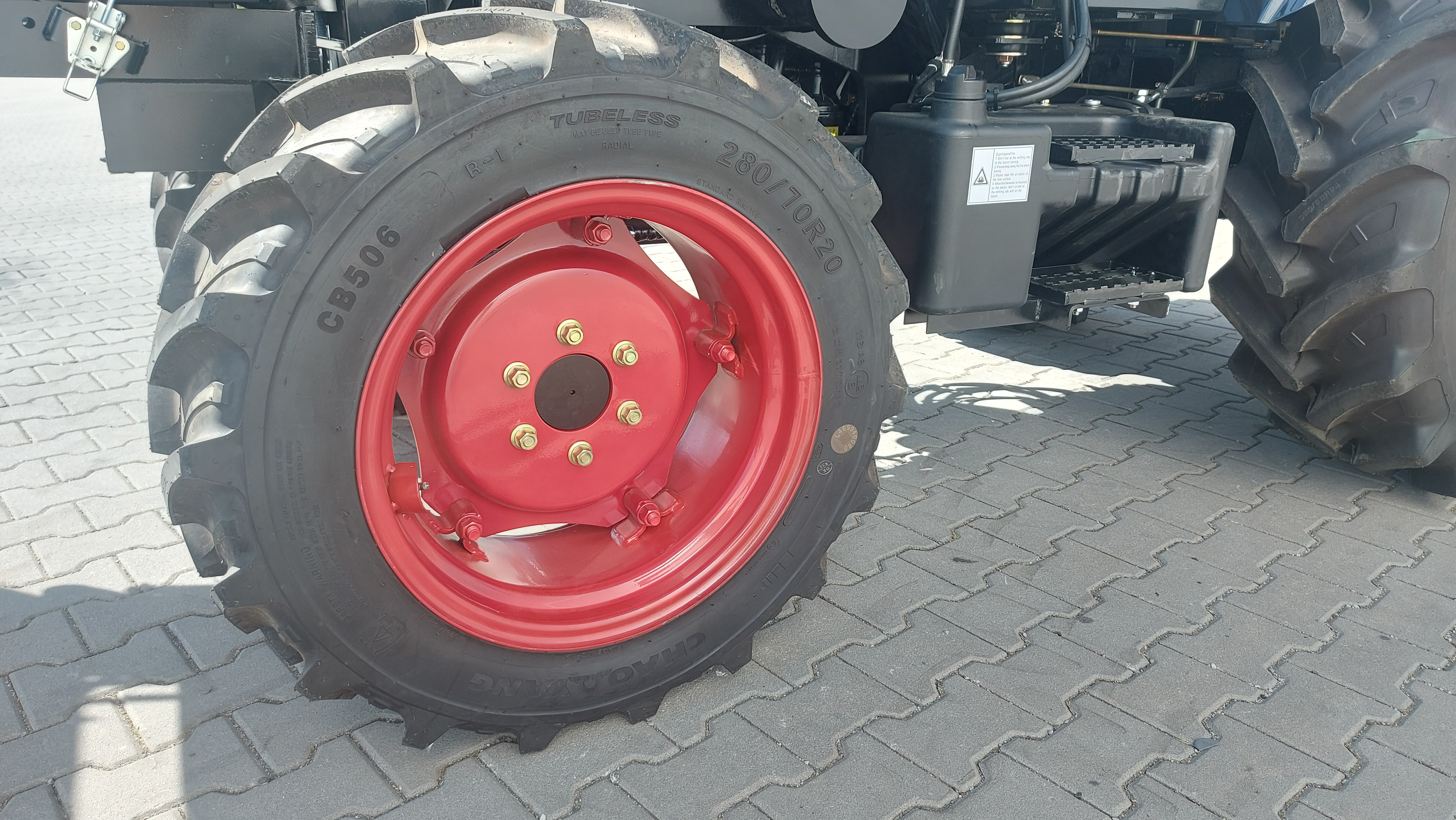 TAVOL 604 TE BIG nakladač 4v1