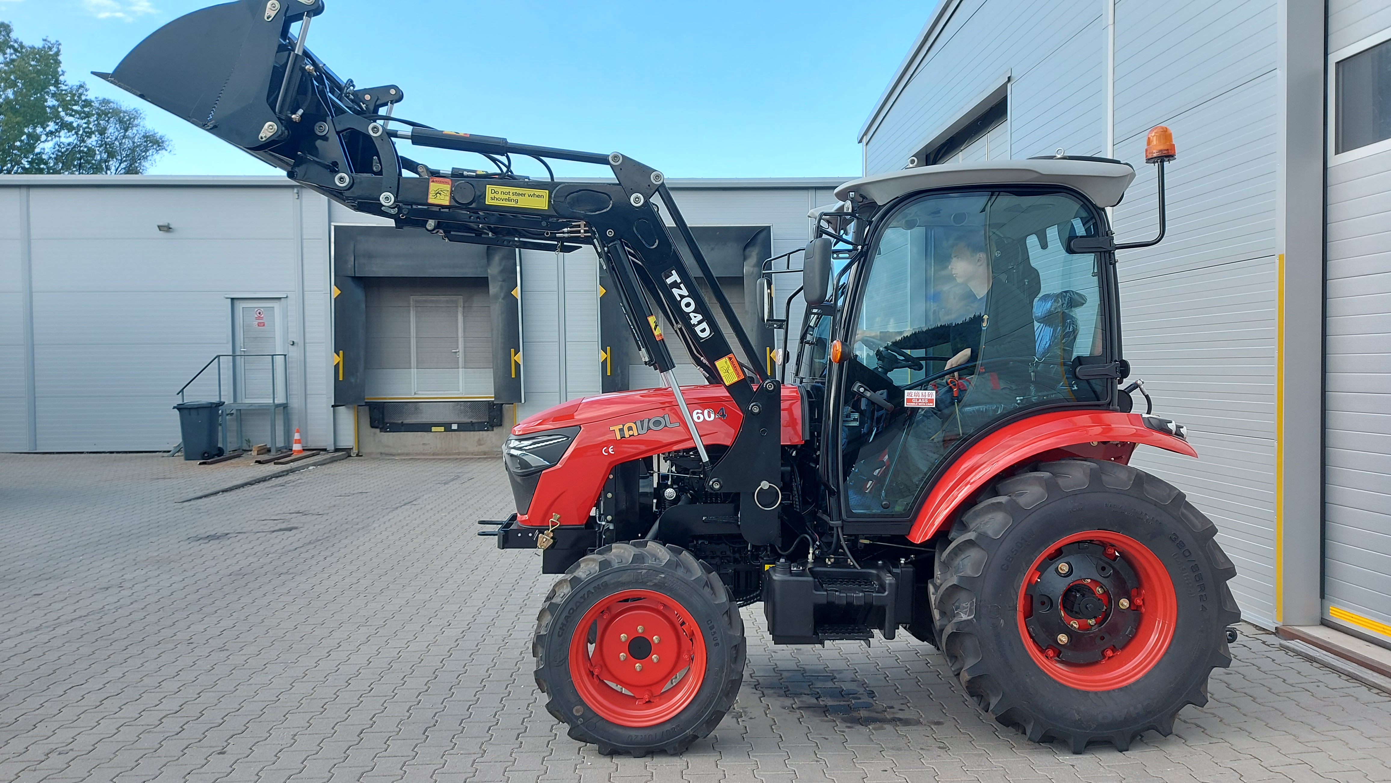 TAVOL 604 TE BIG nakladač 4v1